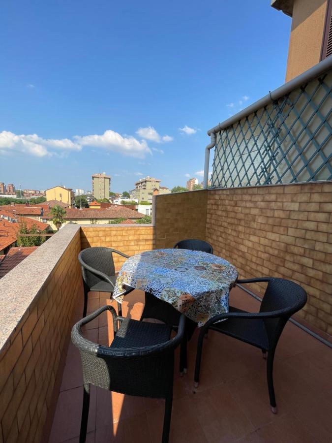 Appartement De Sura - La Terrazza Sul Naviglio à Milan Extérieur photo