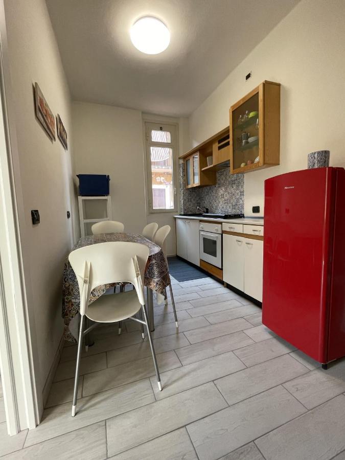 Appartement De Sura - La Terrazza Sul Naviglio à Milan Extérieur photo
