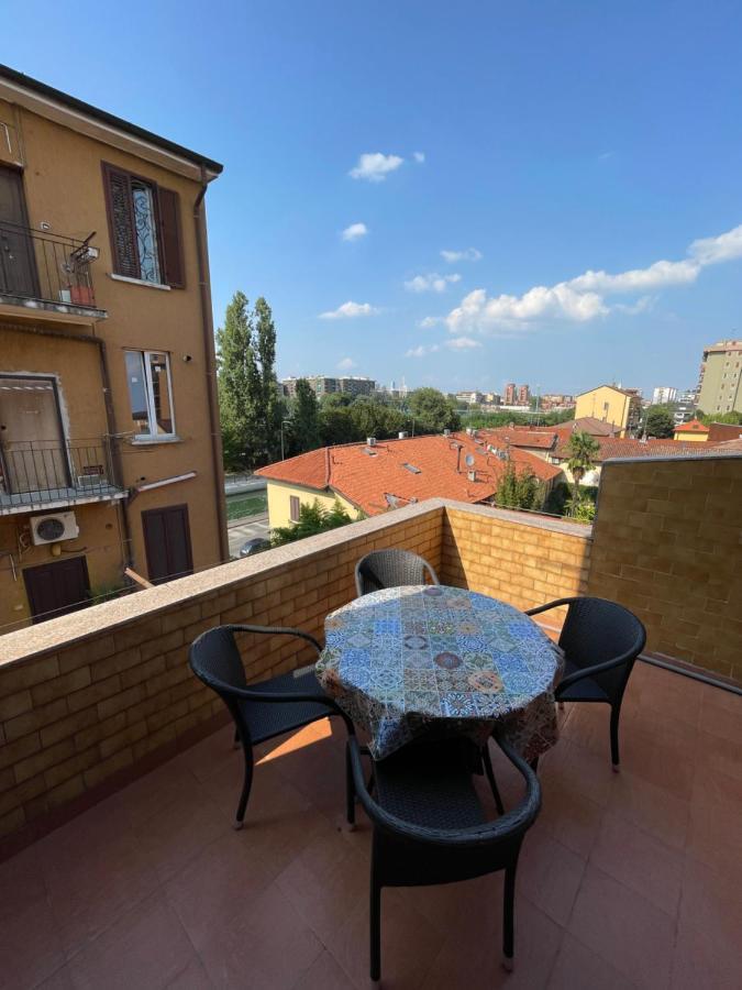 Appartement De Sura - La Terrazza Sul Naviglio à Milan Extérieur photo