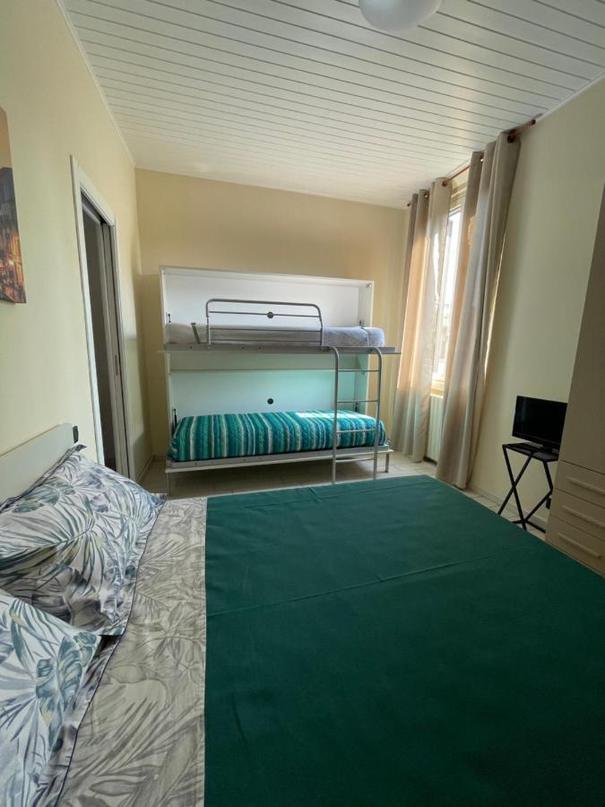 Appartement De Sura - La Terrazza Sul Naviglio à Milan Extérieur photo